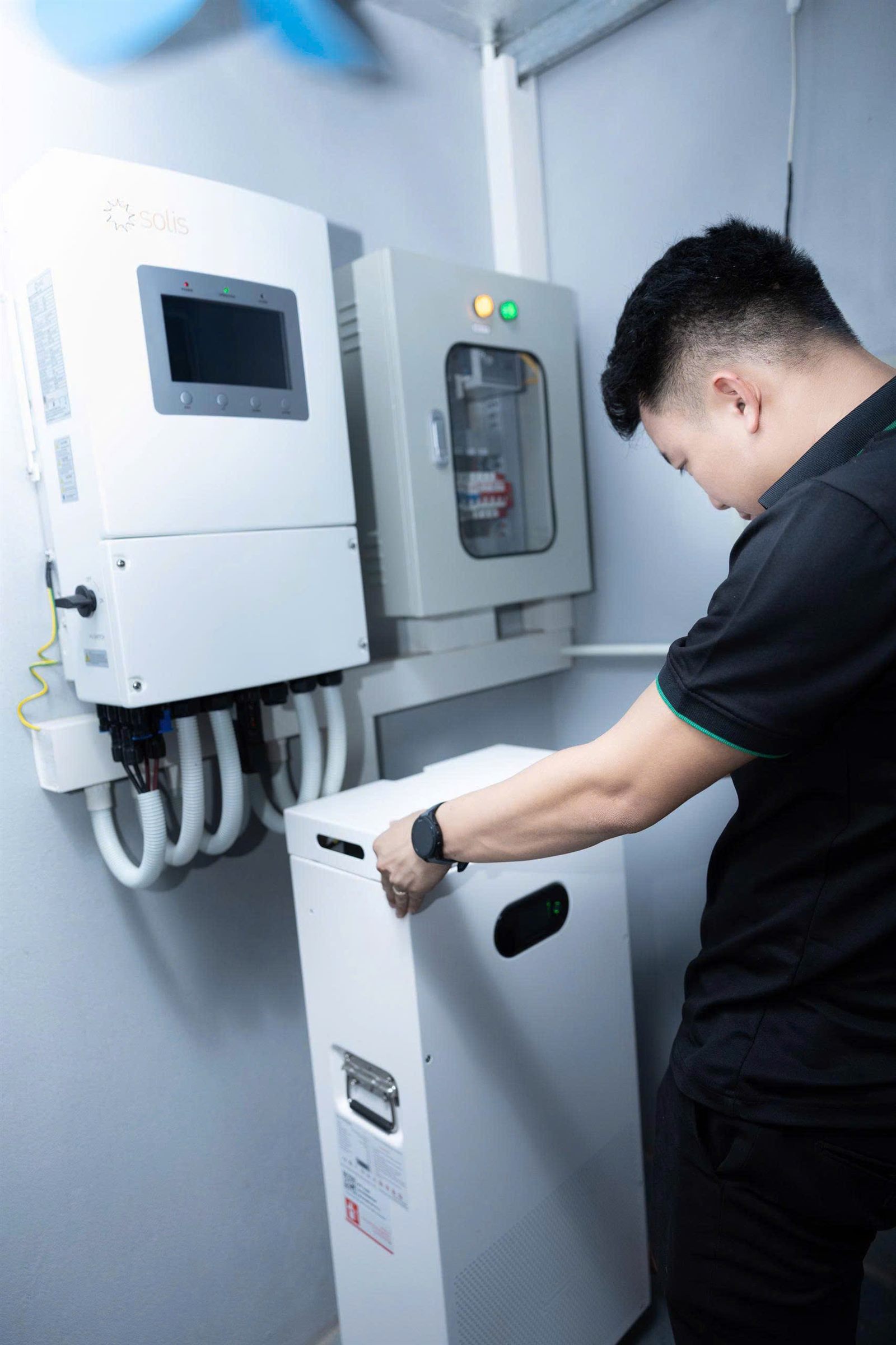 Trả góp điện mặt trời 100 triệu: mỗi tháng góp bao nhiêu?